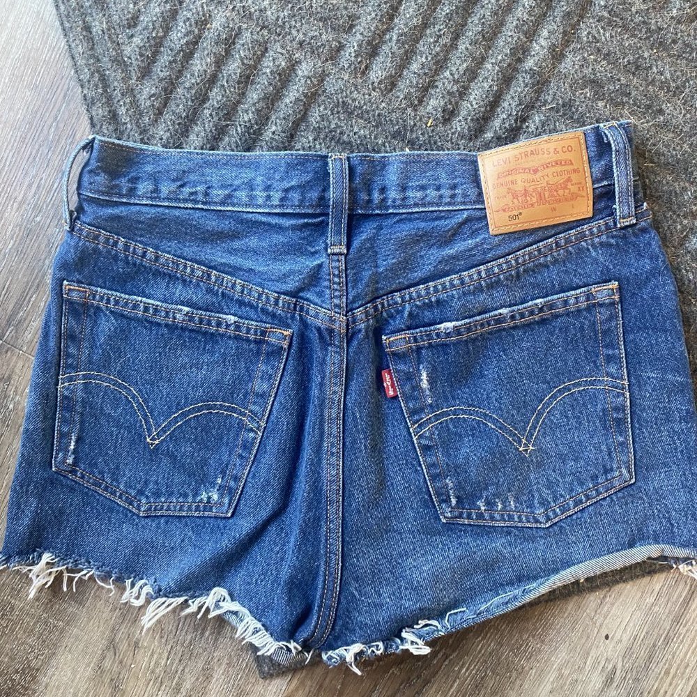 Levi 501 Jean Shorts - Picture 6 of 6